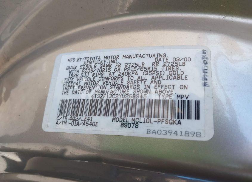 Photo 9 of 2000 Toyota Sienna XLE (VIN 4T3ZF13C2YU268945)