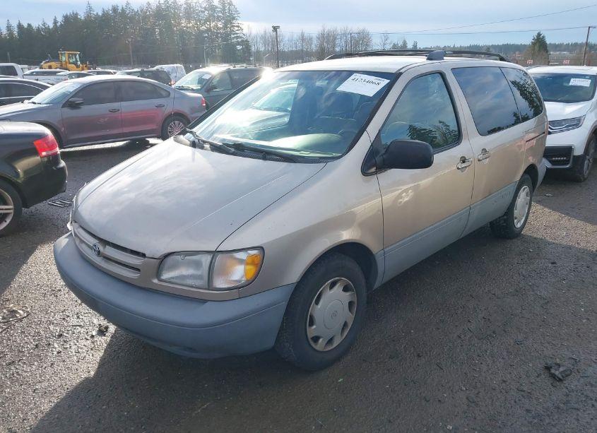 Photo 2 of 2000 Toyota Sienna LE (VIN 4T3ZF13C2YU275149)