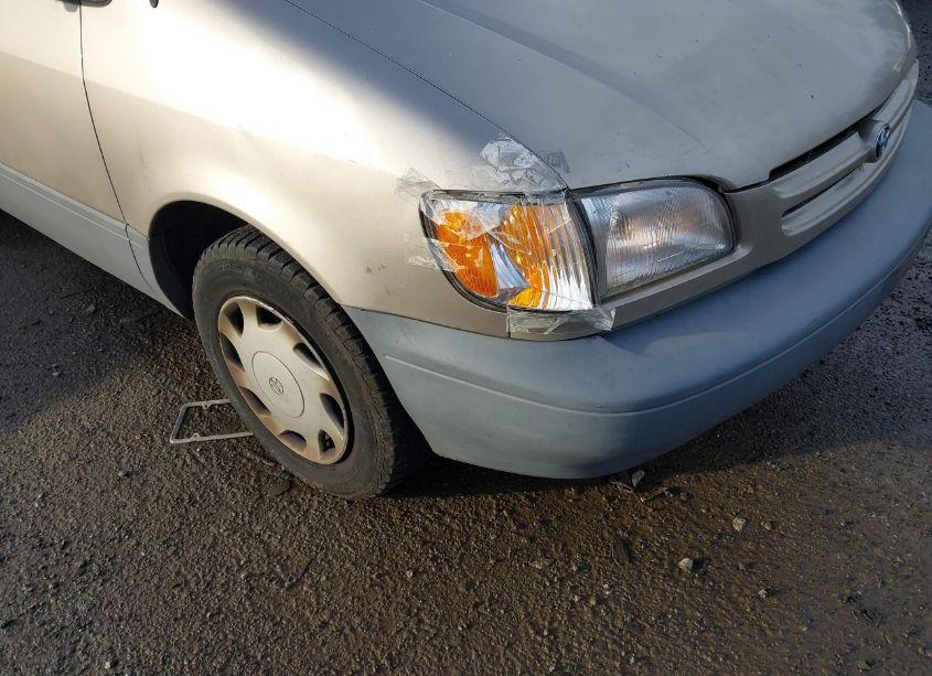 Photo 6 of 2000 Toyota Sienna LE (VIN 4T3ZF13C2YU275149)