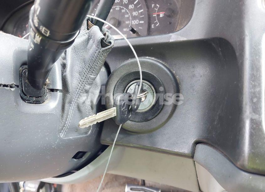 Photo 11 of 2000 Toyota Sienna LE (VIN 4T3ZF13C2YU279329)