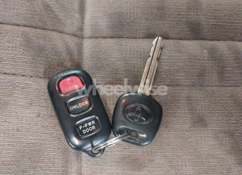 Photo 11 of 2001 Toyota Sienna XLE (VIN 4T3ZF13C31U324428)