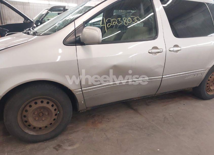 Photo 6 of 2001 Toyota Sienna XLE (VIN 4T3ZF13C31U324428)