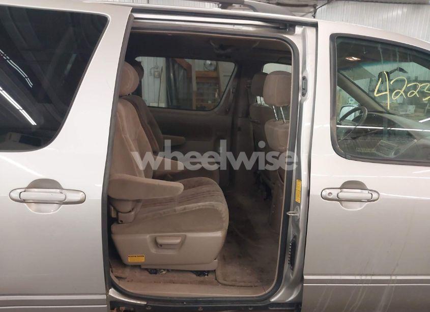 Photo 8 of 2001 Toyota Sienna XLE (VIN 4T3ZF13C31U324428)