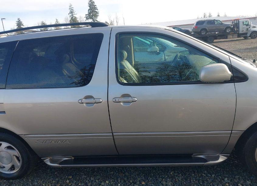 Photo 13 of 2001 Toyota Sienna XLE (VIN 4T3ZF13C31U348969)