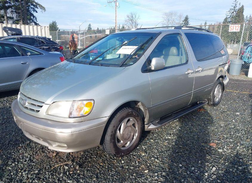Photo 2 of 2001 Toyota Sienna XLE (VIN 4T3ZF13C31U348969)
