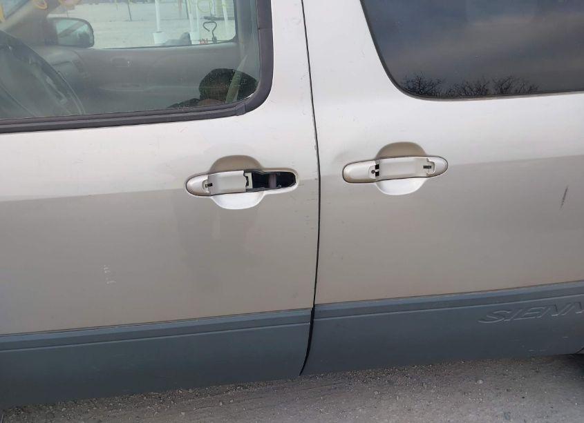 Photo 12 of 2001 Toyota Sienna LE (VIN 4T3ZF13C31U354996)