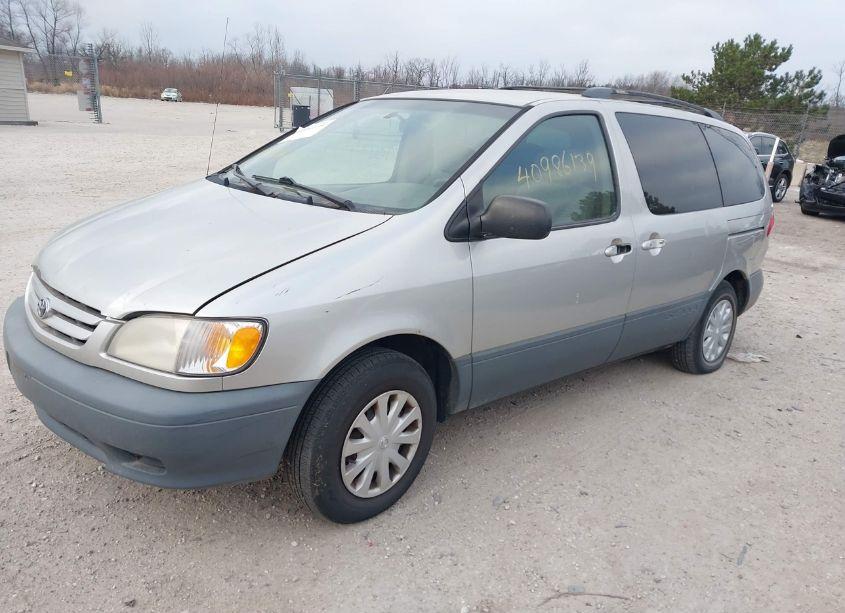 Photo 2 of 2001 Toyota Sienna LE (VIN 4T3ZF13C31U354996)