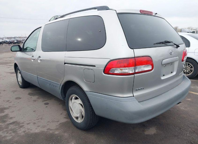 Photo 3 of 2001 Toyota Sienna LE (VIN 4T3ZF13C31U401623)
