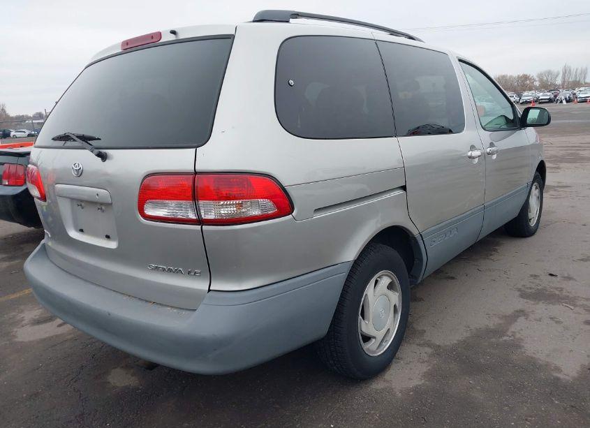 Photo 4 of 2001 Toyota Sienna LE (VIN 4T3ZF13C31U401623)