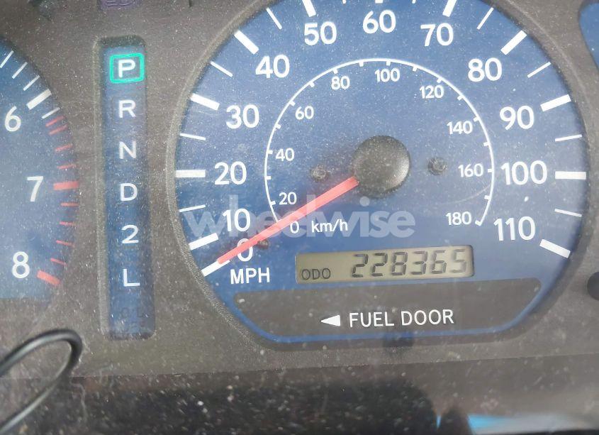 Photo 12 of 2002 Toyota Sienna LE (VIN 4T3ZF13C32U438723)