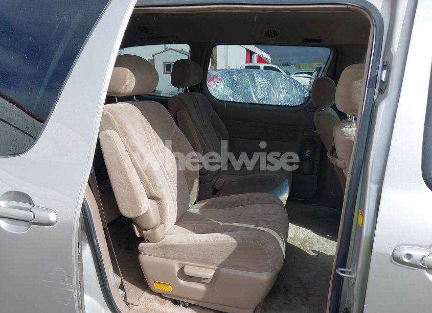 Photo 8 of 2002 Toyota Sienna LE (VIN 4T3ZF13C32U438723)