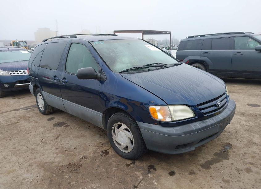 2002 Toyota Sienna LE (VIN 4T3ZF13C32U479062) main photo