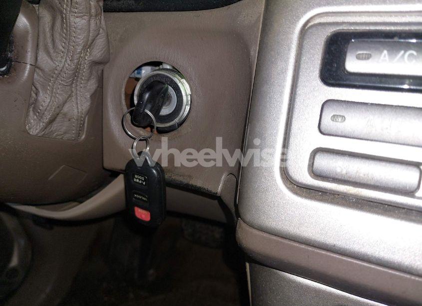 Photo 11 of 2003 Toyota Sienna XLE (VIN 4T3ZF13C33U516712)