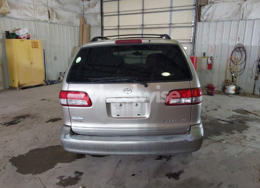 Photo 16 of 2003 Toyota Sienna XLE (VIN 4T3ZF13C33U516712)