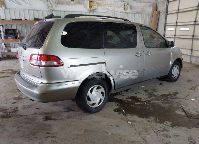 Photo 4 of 2003 Toyota Sienna XLE (VIN 4T3ZF13C33U516712)