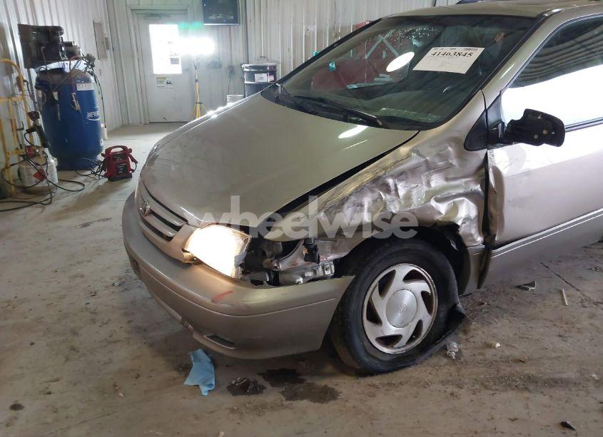 Photo 6 of 2003 Toyota Sienna XLE (VIN 4T3ZF13C33U516712)