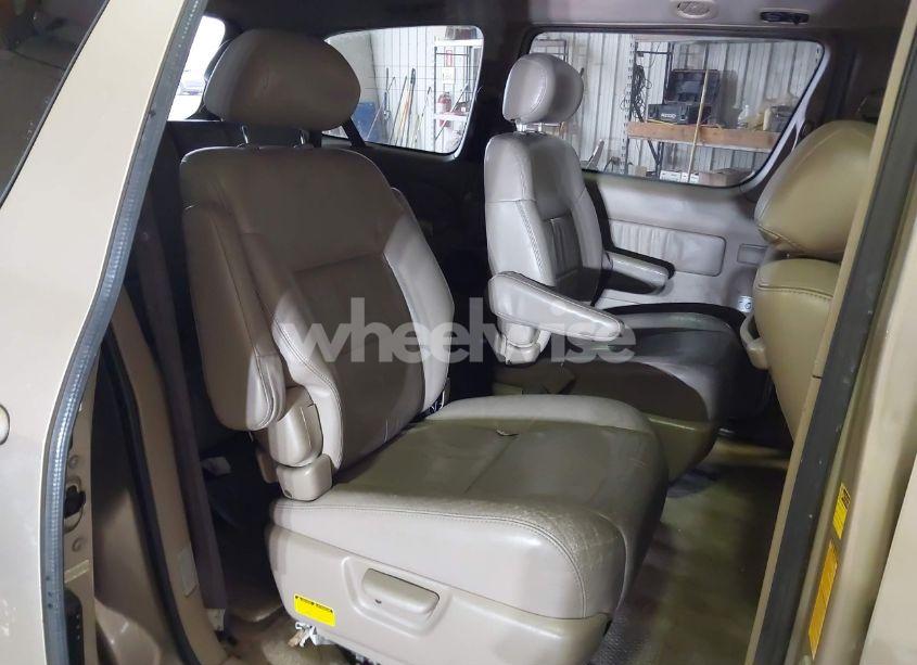 Photo 8 of 2003 Toyota Sienna XLE (VIN 4T3ZF13C33U516712)