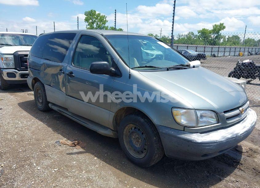 1998 Toyota Sienna LE (VIN 4T3ZF13C3WU040160) main photo