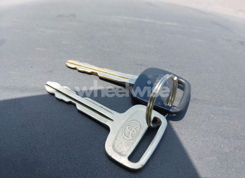 Photo 11 of 1998 Toyota Sienna LE (VIN 4T3ZF13C3WU040160)