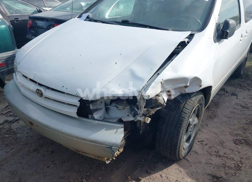 Photo 6 of 1998 Toyota Sienna XLE (VIN 4T3ZF13C3WU074731)