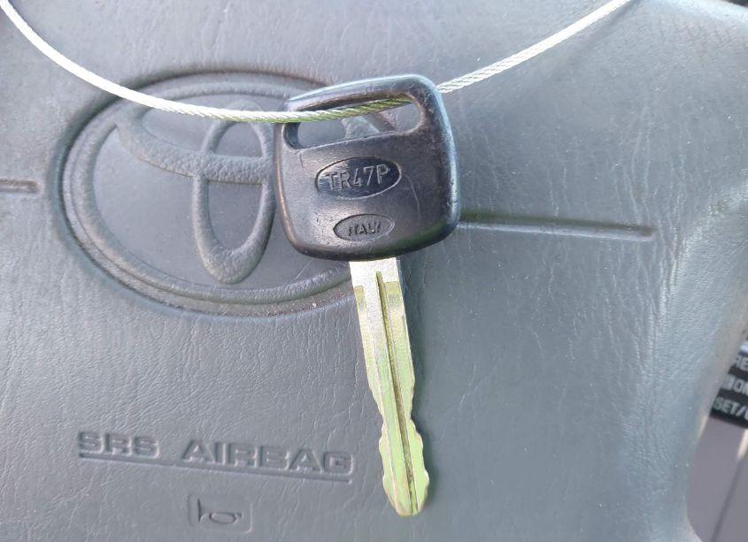 Photo 11 of 1998 Toyota Sienna LE (VIN 4T3ZF13C3WU086636)