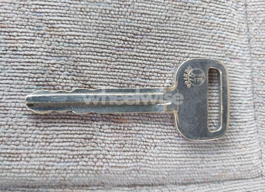 Photo 11 of 1999 Toyota Sienna LE (VIN 4T3ZF13C3XU128627)