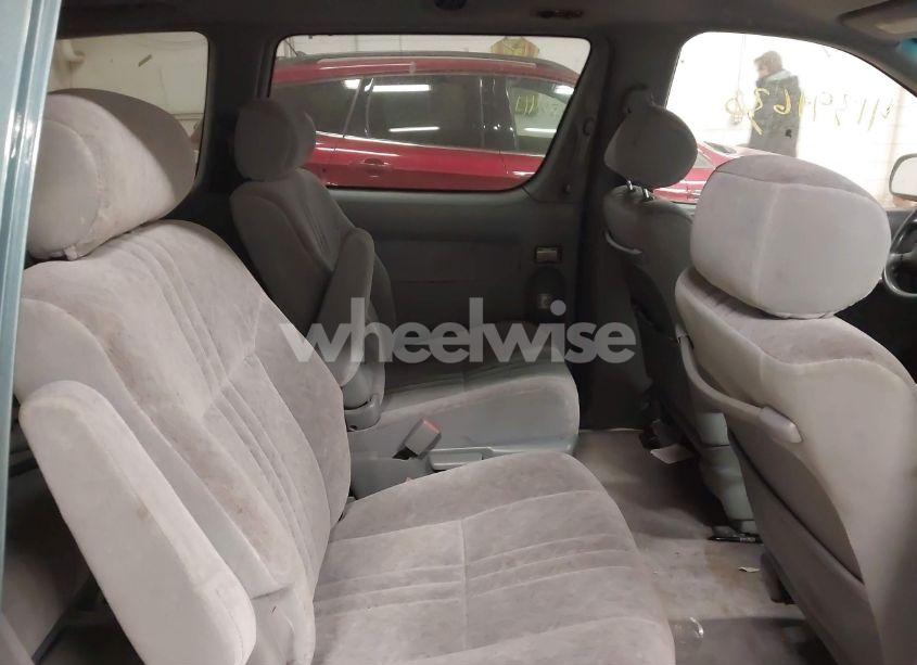 Photo 8 of 2000 Toyota Sienna LE (VIN 4T3ZF13C3YU308076)