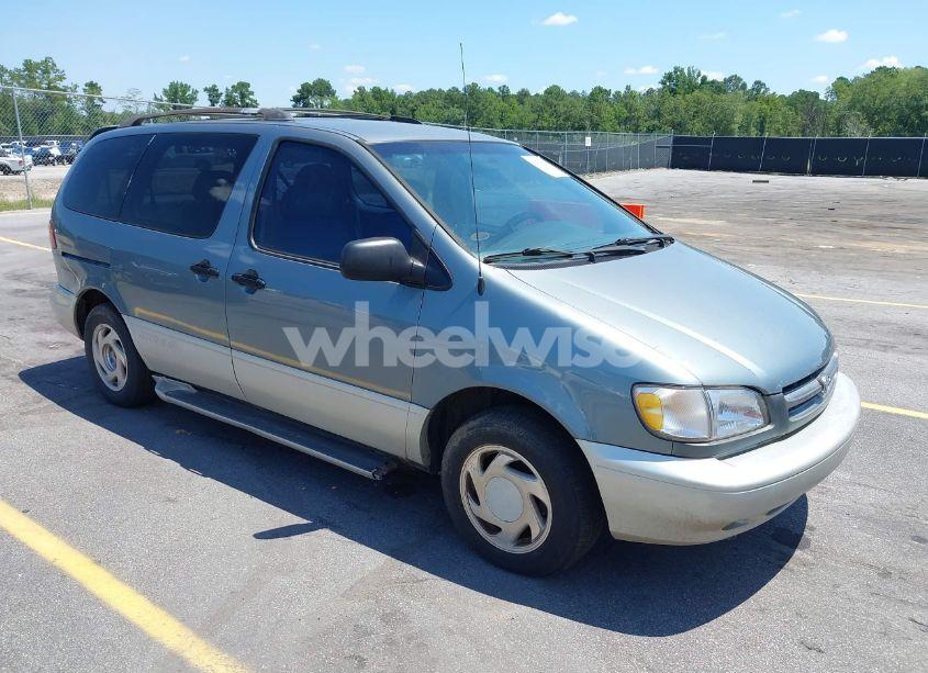 1999 Toyota Sienna XLE (VIN 4T3ZF13C4XU118561) main photo