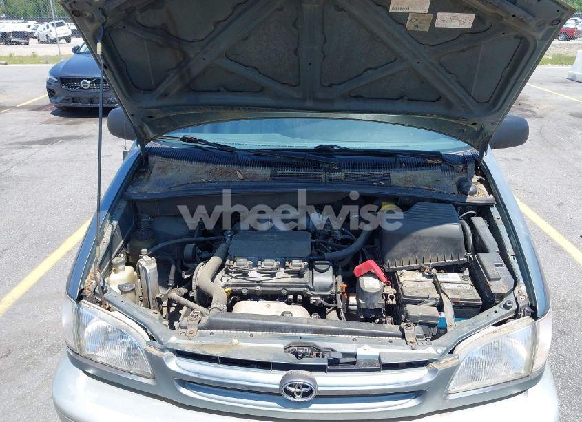 Photo 10 of 1999 Toyota Sienna XLE (VIN 4T3ZF13C4XU118561)