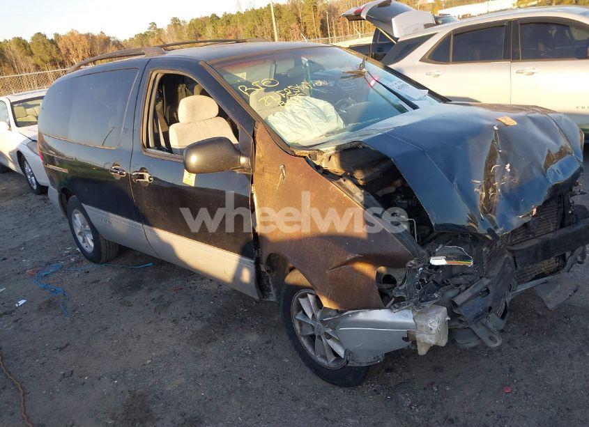 2000 Toyota Sienna LE (VIN 4T3ZF13C4YU193696) main photo