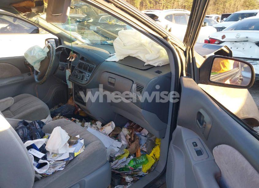 Photo 5 of 2000 Toyota Sienna LE (VIN 4T3ZF13C4YU193696)