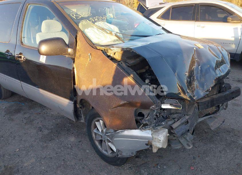 Photo 6 of 2000 Toyota Sienna LE (VIN 4T3ZF13C4YU193696)