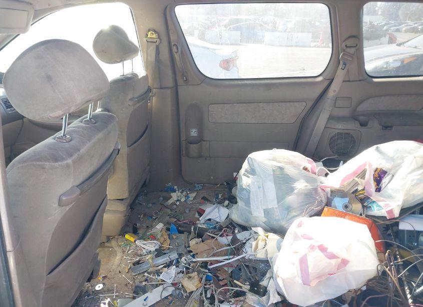 Photo 8 of 2000 Toyota Sienna LE (VIN 4T3ZF13C4YU227765)