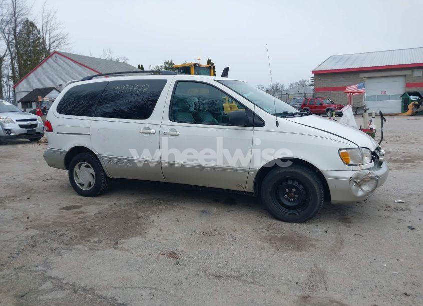 Photo 13 of 2000 Toyota Sienna XLE (VIN 4T3ZF13C4YU233128)