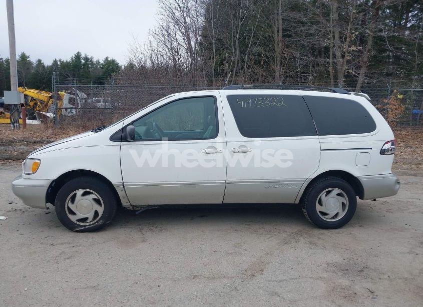 Photo 14 of 2000 Toyota Sienna XLE (VIN 4T3ZF13C4YU233128)