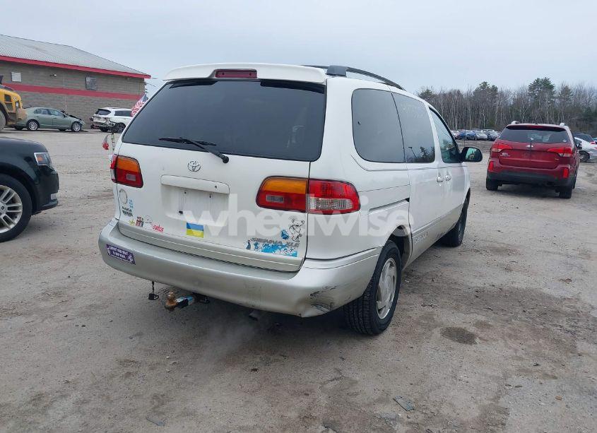 Photo 4 of 2000 Toyota Sienna XLE (VIN 4T3ZF13C4YU233128)