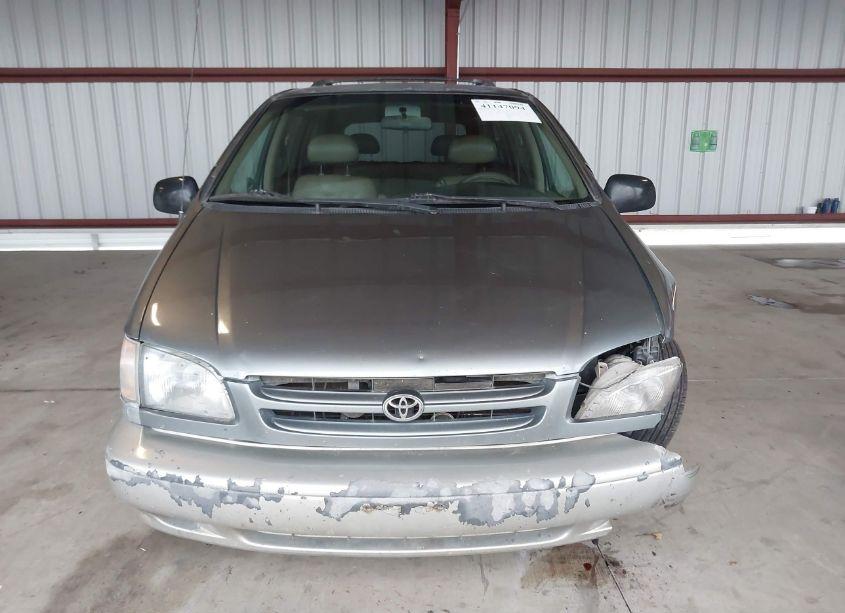 Photo 12 of 2000 Toyota Sienna XLE (VIN 4T3ZF13C4YU274357)