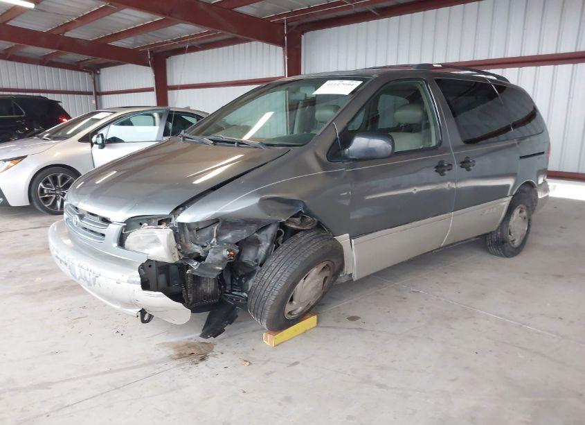 Photo 2 of 2000 Toyota Sienna XLE (VIN 4T3ZF13C4YU274357)
