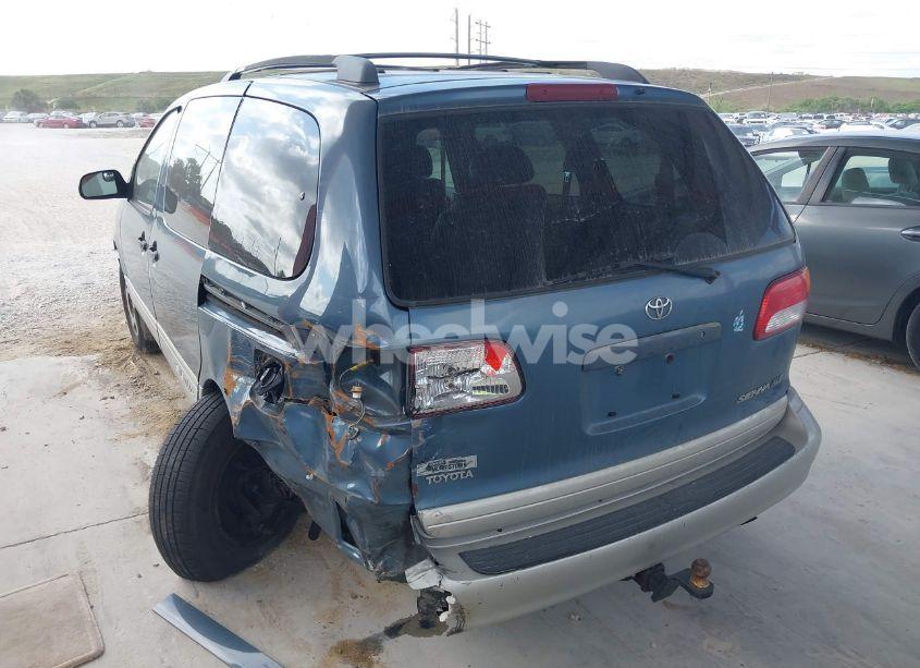 Photo 3 of 2000 Toyota Sienna XLE (VIN 4T3ZF13C4YU295841)