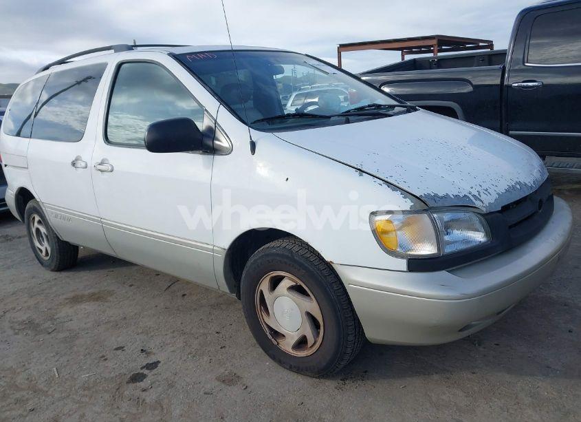 2000 Toyota Sienna XLE (VIN 4T3ZF13C4YU308121) main photo