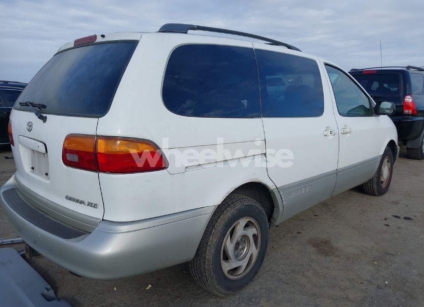 Photo 4 of 2000 Toyota Sienna XLE (VIN 4T3ZF13C4YU308121)