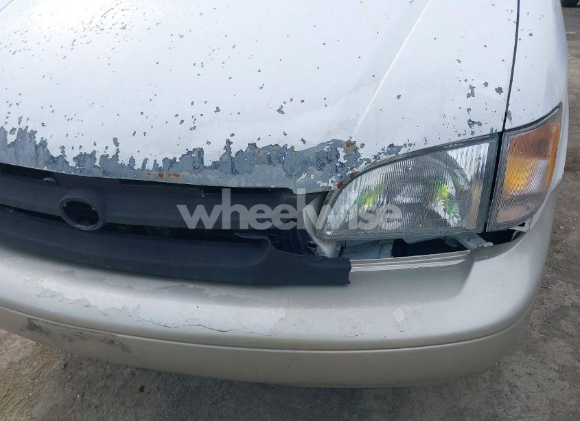 Photo 6 of 2000 Toyota Sienna XLE (VIN 4T3ZF13C4YU308121)