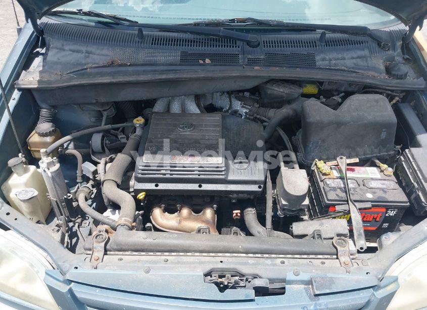 Photo 10 of 2002 Toyota Sienna LE (VIN 4T3ZF13C52U437850)