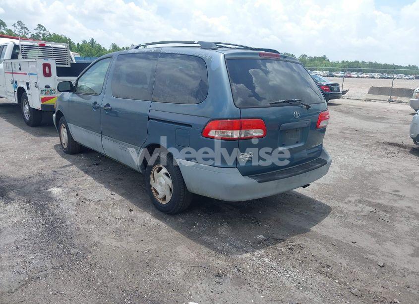Photo 3 of 2002 Toyota Sienna LE (VIN 4T3ZF13C52U437850)