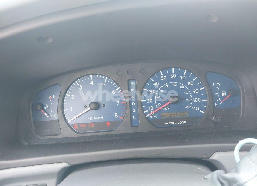 Photo 7 of 2002 Toyota Sienna LE (VIN 4T3ZF13C52U437850)