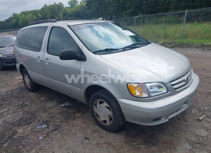 2002 Toyota Sienna LE (VIN 4T3ZF13C52U440649) main photo
