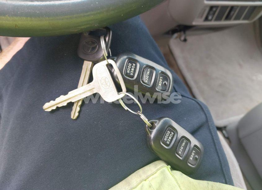 Photo 11 of 2002 Toyota Sienna LE (VIN 4T3ZF13C52U440649)