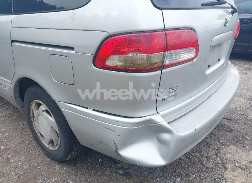 Photo 6 of 2002 Toyota Sienna LE (VIN 4T3ZF13C52U440649)