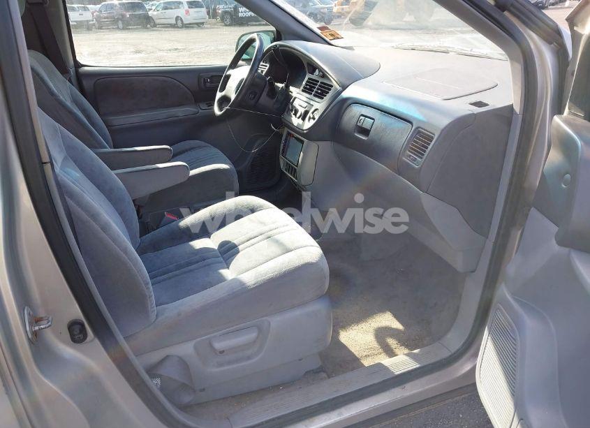 Photo 5 of 2002 Toyota Sienna LE (VIN 4T3ZF13C52U450825)