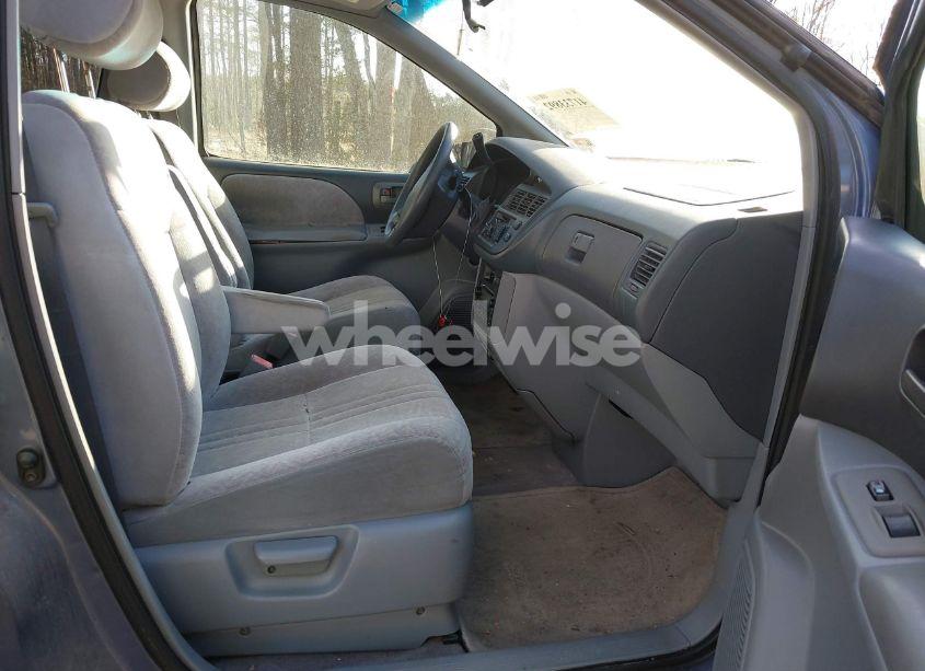 Photo 5 of 2000 Toyota Sienna LE (VIN 4T3ZF13C5YU181671)